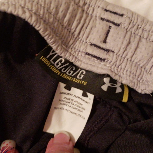 Bundle of Under Armour youth boys shorts - Picture 6 of 7